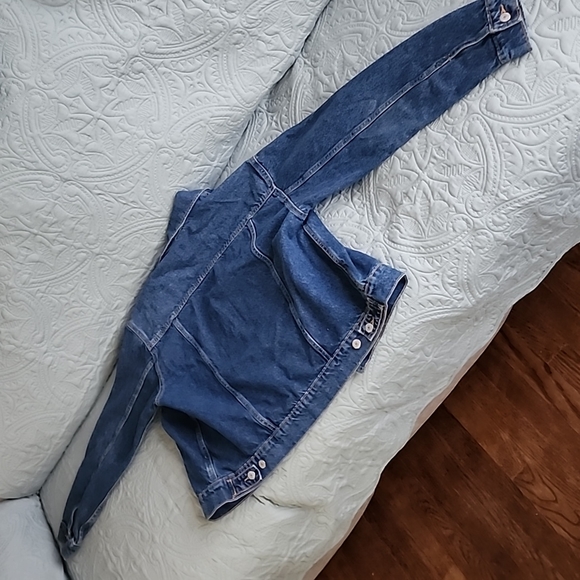 Old Navy Jean Jacket Size Medium - Picture 4 of 4